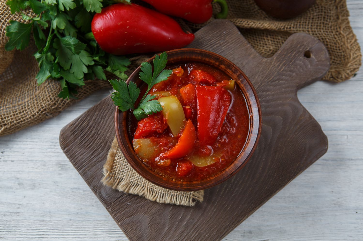 Лечо по венгерски зареченский продукт. Лечо из сладкого перца на зиму. Лечо из болгарского перца по венгерски. Лечо по-венгерски на зиму классический рецепт. Лечо из болгарского перца по венгерски.